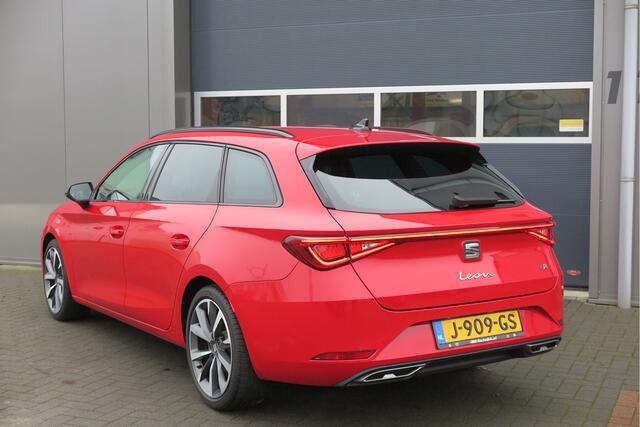Seat LEON Sportstourer 1.5 eTSI FR 150pk/ 110kW mild hybride DSG Launch Edition Led , Navi, Adaptive cruise, Virtual cockpit , Sportstoelen, LMV. DAB+ , Inparkeerhulp etc.