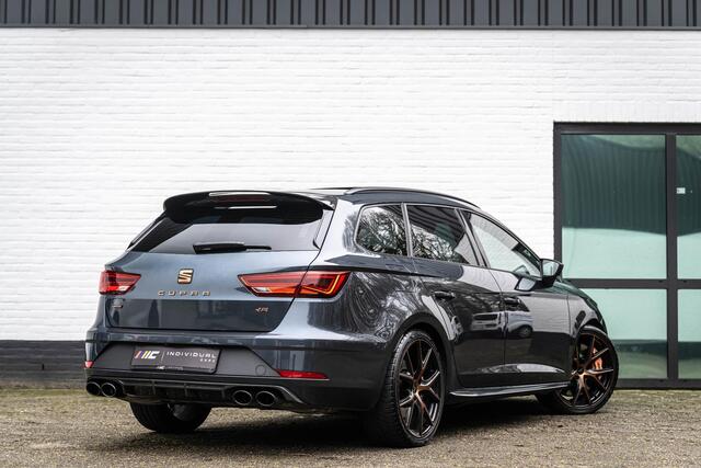 Seat LEON ST 2.0 TSI CUPRA R 4DRIVE ACC DCC Carbon Beats Pano