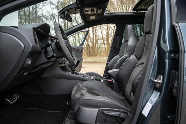 Seat LEON ST 2.0 TSI CUPRA R 4DRIVE ACC DCC Carbon Beats Pano