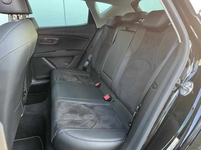 Seat LEON 1.2 TSI Style Business Trekhaak LED