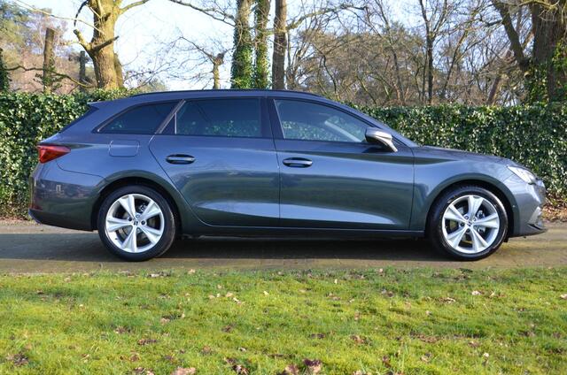 Seat LEON Sportstourer 1.5 eTSI FR Launch Edition Automaat/Led/Pdc/Ecc/Virtual Cockpit/Cr-Control adaptief/Privacy-Glass/18-Inch Lmv