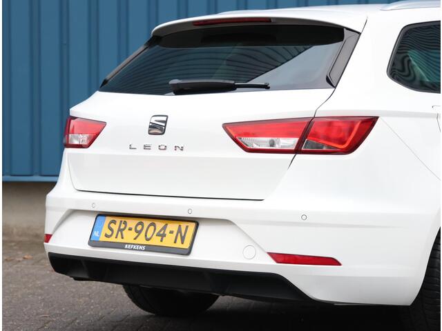 Seat LEON ST 116pk TSI Style Intense | 1ste eigenaar | Climate | Navigatie | Parkeersensoren | Privacy Glass
