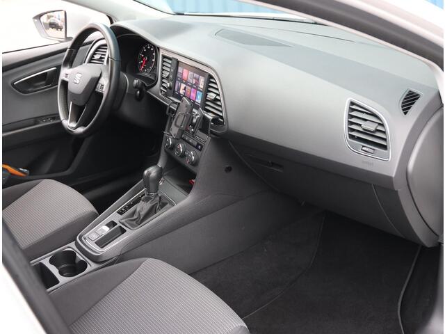 Seat LEON ST 116pk TSI Style Intense | 1ste eigenaar | Climate | Navigatie | Parkeersensoren | Privacy Glass