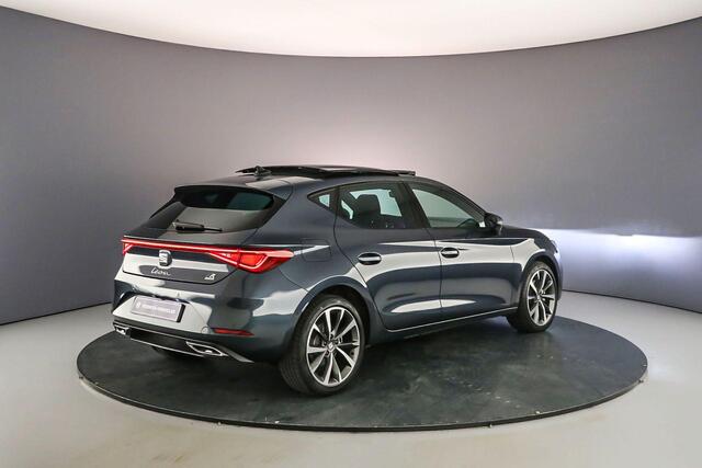 Seat LEON FR Business Intense 1.4 TSI e-Hybrid 204pk DSG Automaat Panoramadak, Adaptive cruise control, Navigatie, Achteruitrijcamera, LED verlichting, Stuurwiel verwarmd, Parkeersensoren