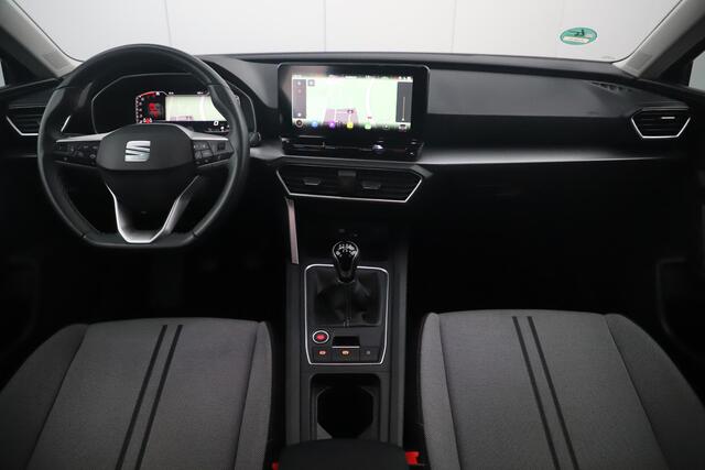 Seat LEON Sportstourer 1.0 TSI Style Business Intense 110PK 17 inch Full LED Navigatie Carplay Android Adaptive Cruise Lane Assist Getint Glas