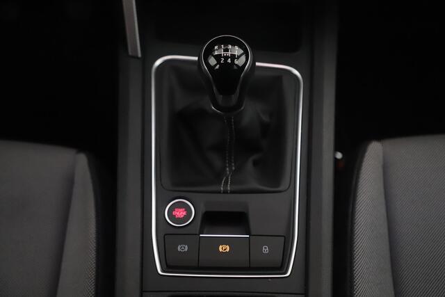 Seat LEON Sportstourer 1.0 TSI Style Business Intense 110PK 17 inch Full LED Navigatie Carplay Android Adaptive Cruise Lane Assist Getint Glas