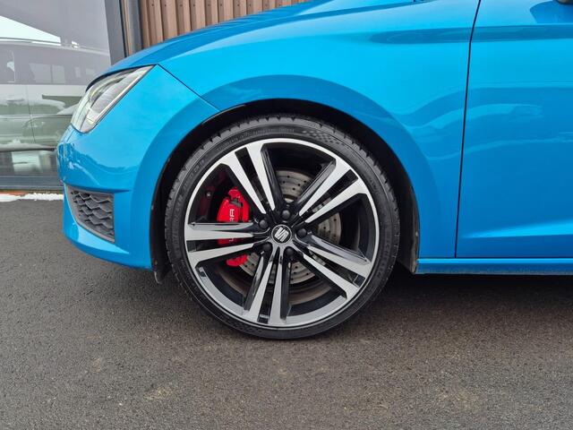 Seat LEON 2.0 TSI Cupra 290pk | Handbak | Leder | LED