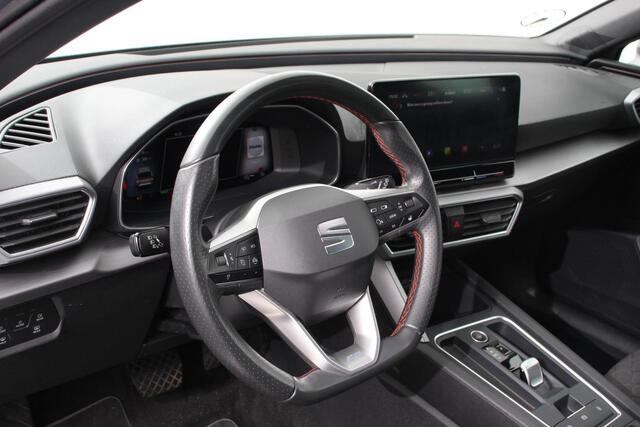 Seat LEON 1.4 eTSI DSG eHybrid PHEV FR ST SEAT Leon 1.4 eTSI DSG eHybrid PHEV FR ST | Navigatie | Apple Carplay/Android Auto | Adaptive cruise control | Parkeersensoren | Camera | Virtual Cockpit | Verwarmde voorstoelen | Stuurverwarming | LED Matrix verlichting