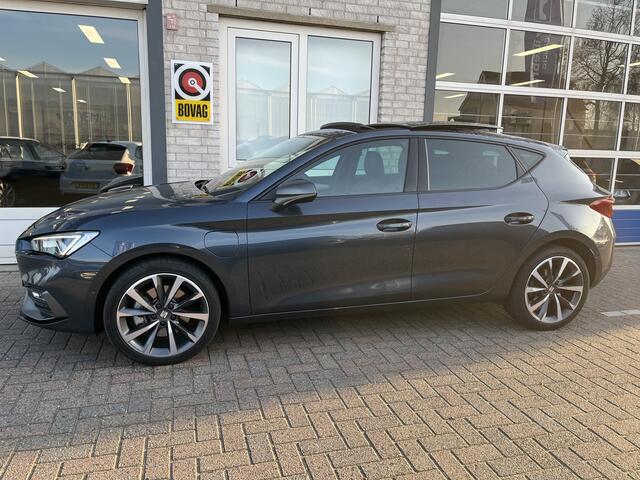 Seat LEON 1.4 TSI eHybrid PHEV FR / AUTOMAAT/ DIGITAL DASH/ PANO/ KEYLESS/ ACC/ NAVI/ FULL LINK/ PARK. SENSOREN + CAMERA/ DAB/ CLIMA/ STOELVERWARMING