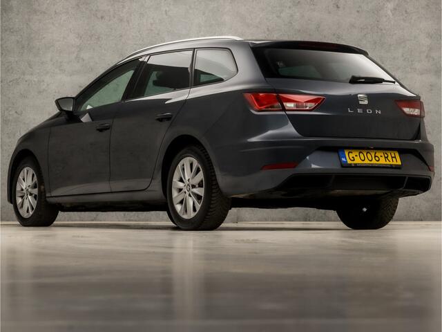 Seat LEON ST 1.0 TSI Sport (APPLE CARPLAY, NAVIGATIE, CLIMATE, CAMERA, KEYLESS, SPORTSTOELEN, GETINT GLAS, LANE ASSIST, PARKEERSENSOREN, NIEUWE APK, NIEUWSTAAT)