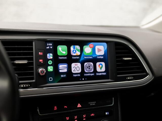 Seat LEON ST 1.0 TSI Sport (APPLE CARPLAY, NAVIGATIE, CLIMATE, CAMERA, KEYLESS, SPORTSTOELEN, GETINT GLAS, LANE ASSIST, PARKEERSENSOREN, NIEUWE APK, NIEUWSTAAT)