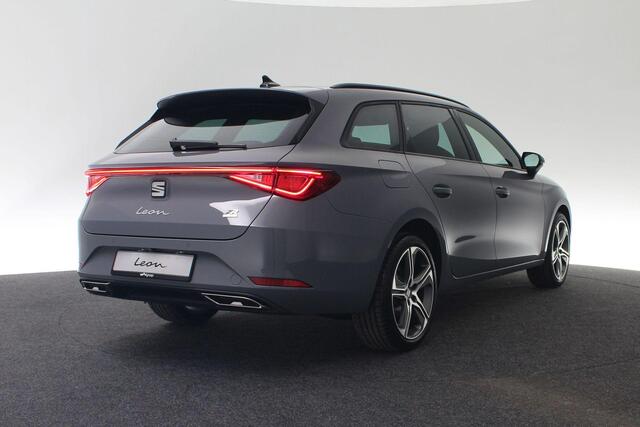 Seat LEON FR First Edition 1.5 TSI eHybrid 150kW / 204 pk DSG | LED | Side Assist | Camera | Privacy glass | 18 inch