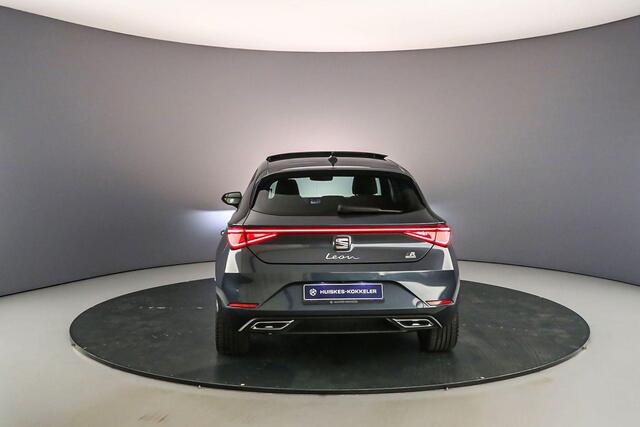 Seat LEON FR Business Intense 1.4 TSI e-Hybrid 204pk DSG Automaat Panoramadak, Adaptive cruise control, Navigatie, Stuurwiel verwarmd, Achteruitrijcamera, Stoelverwarming
