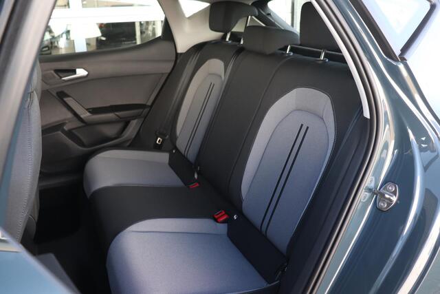 Seat LEON 1.5 TSI 115pk Style | Parkeersensoren | 16" lichtmetalen velgen | Navigatie via smartphone | Virtual cockpit |