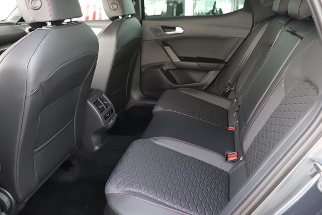 Seat LEON 1.4 TSI eHybrid PHEV FR Business Intense | Panoramadak | 18" lichtmetalen velgen | Stoelverwarming | Keyless entry/go |