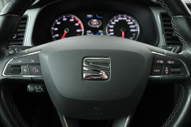 Seat LEON 1.0 TSI Style Intens | Carplay | Navigatie | Keyless | Climate control | PDC | Cruise control | Bluetooth