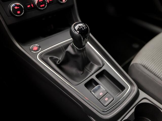 Seat LEON ST 1.0 TSI Style Ultimate Edition (APPLE CARPLAY, NAVIGATIE, CLIMATE, CAMERA, SPORTSTOELEN, KEYLESS, DAB+, LANE ASSIST, NIEUWSTAAT)