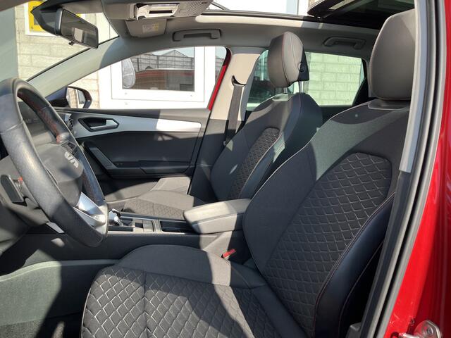 Seat LEON Sportstourer 1.5 eTSI FR Business Intense / AUTOMAAT/ PANO/ CAMERA/ PARK. SENSOREN/ CRUISE/ STOEL-STUURVERWARM./ MATRIX/ APP-CONNECT/ NAVI/ CLIMA/ DAB
