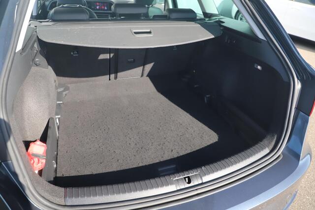 Seat LEON ST 1.5 TSI Style Ultimate Edition 150PK Automaat Virtual Full LED 17 inch LMV Half Leder Stoelverwarming Beats Adaptive Cruise Lane Assist Navigatie Achteruitrijcamera