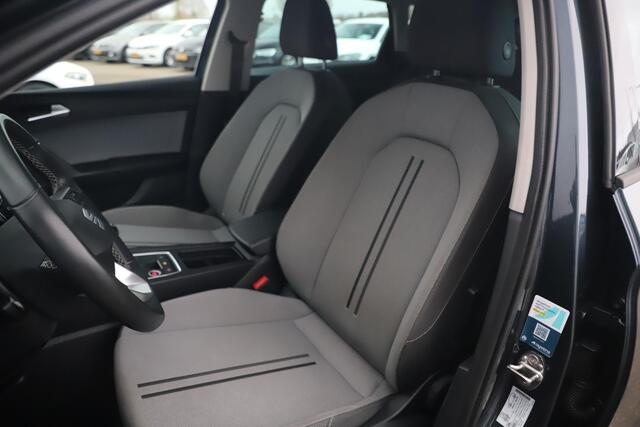 Seat LEON Sportstourer 1.0 TSI Style Business Intense 110PK Trekhaak 17 inch Full LED Navigatie Carplay Android Adaptive Cruise Lane Assist Getint Glas