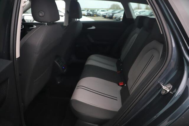 Seat LEON Sportstourer 1.0 TSI Style Business Intense 110PK Trekhaak 17 inch Full LED Navigatie Carplay Android Adaptive Cruise Lane Assist Getint Glas