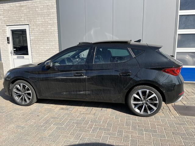 Seat LEON 1.4 TSI eHybrid PHEV FR / AUTOMAAT/ PANO/ KEYLESS/ 18" LMV/ ALCANTARA/ MEMORY SEAT/ ADAPT. CRUISE/ DAB/ FULL LINK/ PARK. SENSOREN + CAMERA/ MATRIX