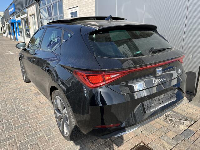 Seat LEON 1.4 TSI eHybrid PHEV FR / AUTOMAAT/ PANO/ KEYLESS/ 18" LMV/ ALCANTARA/ MEMORY SEAT/ ADAPT. CRUISE/ DAB/ FULL LINK/ PARK. SENSOREN + CAMERA/ MATRIX