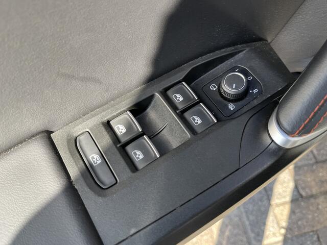 Seat LEON 1.4 TSI eHybrid PHEV FR / AUTOMAAT/ PANO/ KEYLESS/ 18" LMV/ ALCANTARA/ MEMORY SEAT/ ADAPT. CRUISE/ DAB/ FULL LINK/ PARK. SENSOREN + CAMERA/ MATRIX