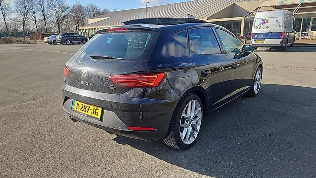 Seat LEON ST 1.8 TSI 180pk FR Business Intense DSG / Panoramadak / Stoelverwarming / Camera / Beats Audio