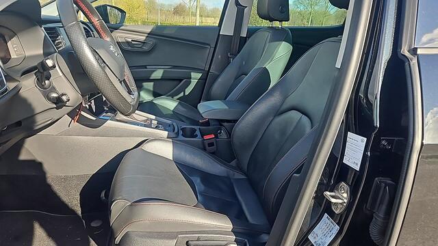 Seat LEON ST 1.8 TSI 180pk FR Business Intense DSG / Panoramadak / Stoelverwarming / Camera / Beats Audio