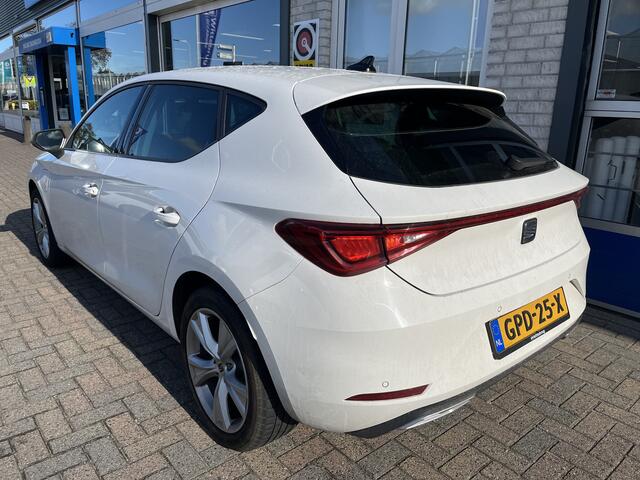 Seat LEON 1.4 TSI eHybrid PHEV FR / AUTOMAAT/ PARK. SENSOREN/ MATRIX/ CRUISE/ STOEL EN STUUR VERWARM./ BLUETOOTH/ NAVI/ CLIMA/ DAB
