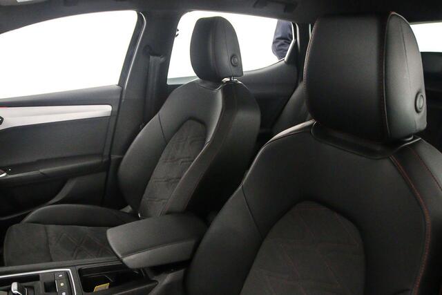 Seat LEON FR Business Intense 1.4 TSI e-Hybrid 204pk DSG Automaat Panoramadak, Adaptive cruise control, Navigatie, Achteruitrijcamera, Stuurwiel verwarmd, Parkeersensoren, App connect