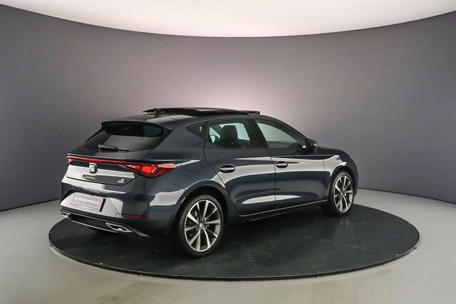 Seat LEON FR Business Intense 1.4 TSI e-Hybrid 204pk DSG Automaat Panoramadak, Adaptive cruise control, Navigatie, Achteruitrijcamera, Stuurwiel verwarmd, Parkeersensoren, App connect