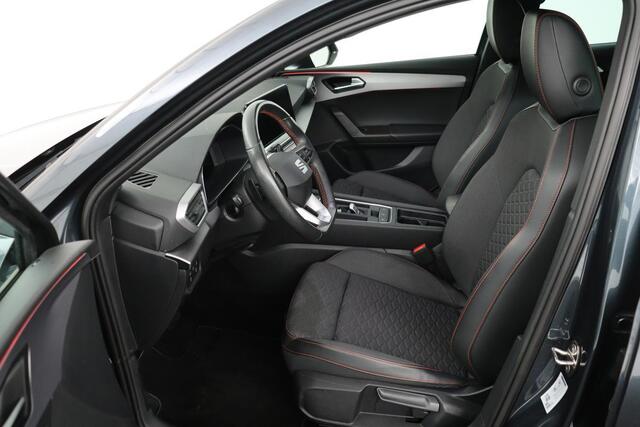 Seat LEON 1.5 eTSI FR Intens | Stoel & stuurverwarming | Adaptive cruise | Trekhaak | Carplay | Sfeerverlichting | Camera | Navigatie