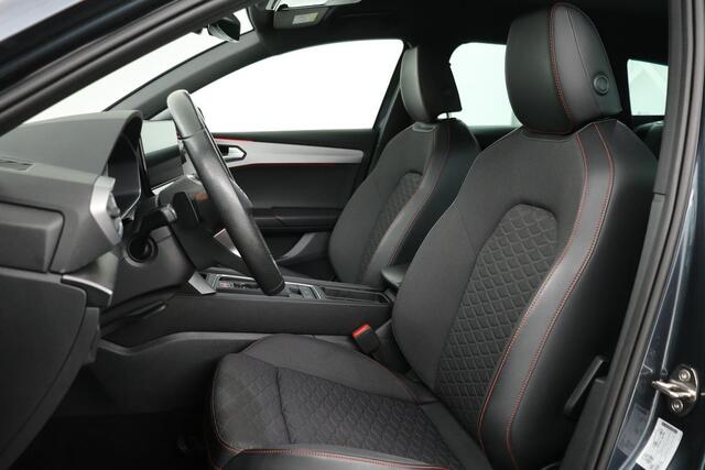 Seat LEON 1.5 eTSI FR Intens | Stoel & stuurverwarming | Adaptive cruise | Trekhaak | Carplay | Sfeerverlichting | Camera | Navigatie