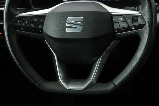 Seat LEON 1.5 eTSI FR Intens | Stoel & stuurverwarming | Adaptive cruise | Trekhaak | Carplay | Sfeerverlichting | Camera | Navigatie