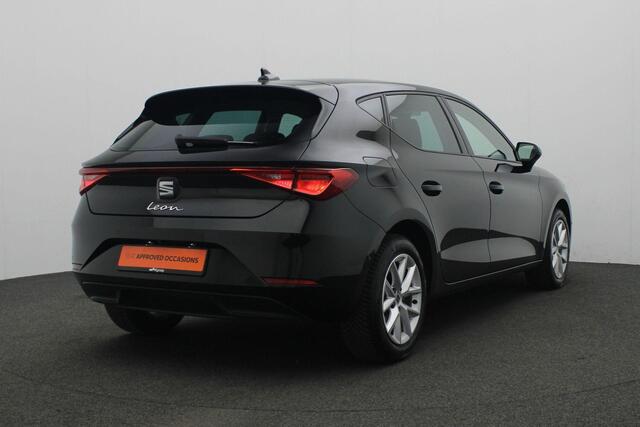Seat LEON 1.0 TSI 110 pk Style Business Intense | Achteruitrijcamera | Navigatie | Adaptive Cruise