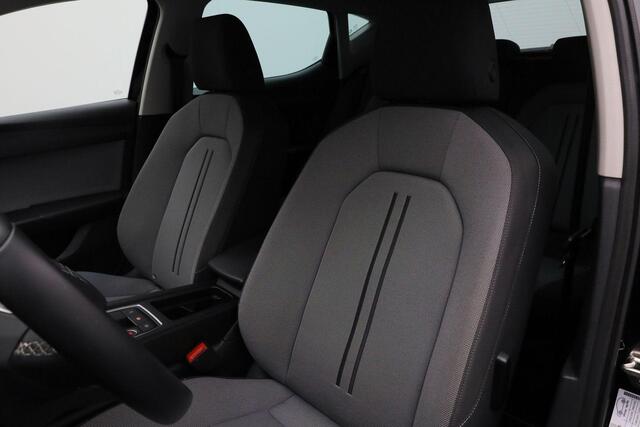 Seat LEON 1.0 TSI 110 pk Style Business Intense | Achteruitrijcamera | Navigatie | Adaptive Cruise