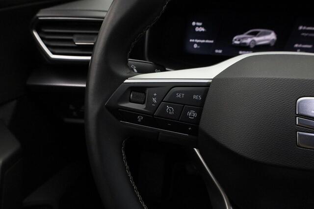 Seat LEON 1.0 TSI 110 pk Style Business Intense | Achteruitrijcamera | Navigatie | Adaptive Cruise