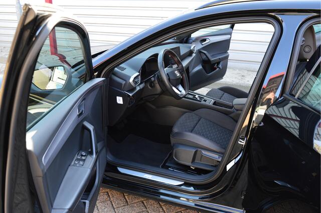 Seat LEON Sportstourer 1.5 eTSI FR Launch Edition O.a: Navi, Clima, PDC, Camera, Carplay, ACC, Rijklaar, Etc. All-in prijs!