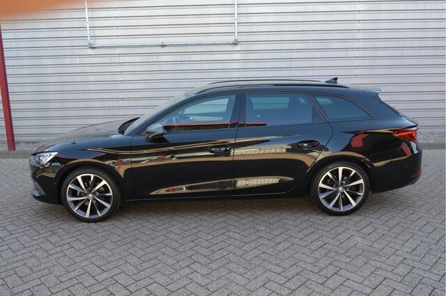 Seat LEON Sportstourer 1.5 eTSI FR Launch Edition O.a: Navi, Clima, PDC, Camera, Carplay, ACC, Rijklaar, Etc. All-in prijs!