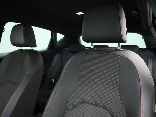 Seat LEON 1.5TSI/130PK FR Ultimate Edition · Navigatie · Camera+Parkeersensoren · Stoelverwarming