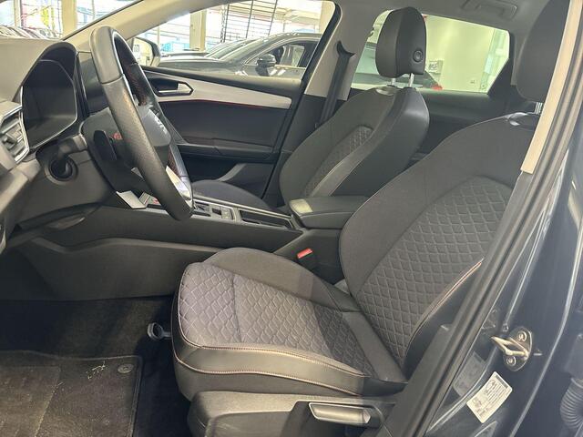 Seat LEON Sportstourer 1.4 Tsi 204pk DSG eHybrid PHEV FR · Apple/Android Car Play · Cruise Control · Stoel & Stuurverwarming · Navi · 17'' Inch ·