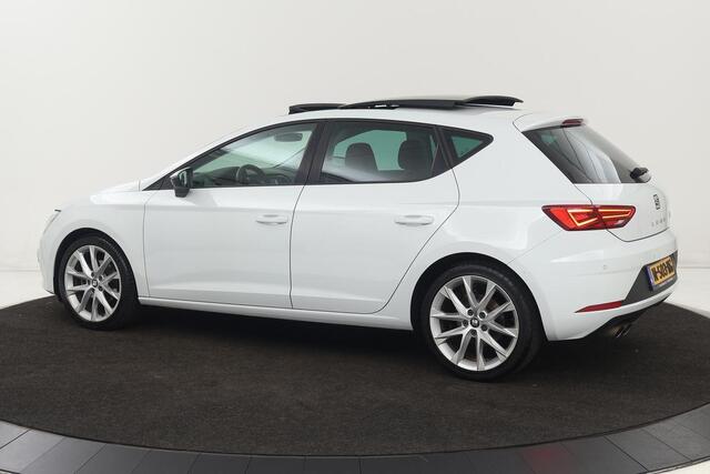 Seat LEON 1.4 TSI FR | Panoramadak | Stoelverwarming | Carplay | Alcantara | Full LED | Navigatie | Sportstoelen | PDC | Climate control
