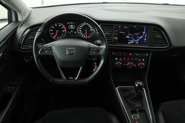 Seat LEON 1.4 TSI FR | Panoramadak | Stoelverwarming | Carplay | Alcantara | Full LED | Navigatie | Sportstoelen | PDC | Climate control