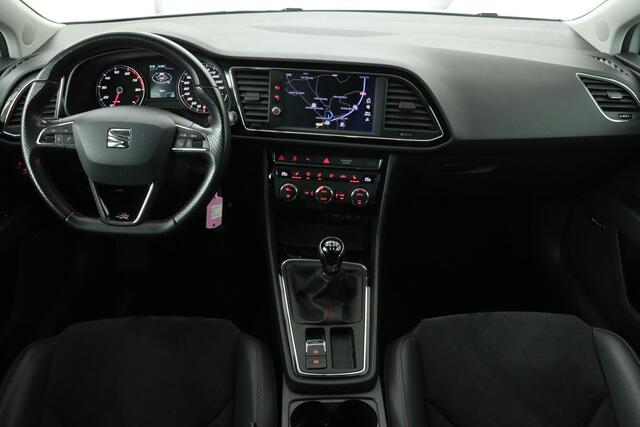Seat LEON 1.4 TSI FR | Panoramadak | Stoelverwarming | Carplay | Alcantara | Full LED | Navigatie | Sportstoelen | PDC | Climate control