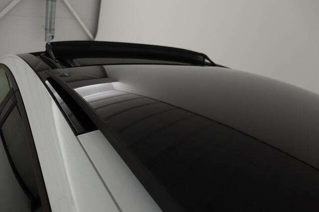 Seat LEON 1.4 TSI FR | Panoramadak | Stoelverwarming | Carplay | Alcantara | Full LED | Navigatie | Sportstoelen | PDC | Climate control