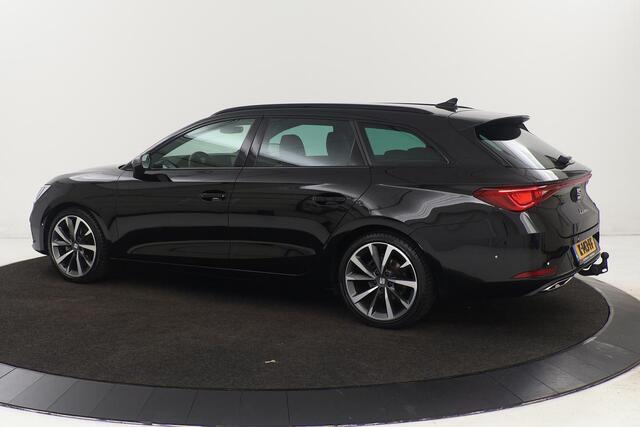 Seat LEON 1.5 eTSI FR Launch Edition | Carplay | Adaptive cruise | Trekhaak | Full LED | Park Assist | Dodehoek detectie | Sportstoelen