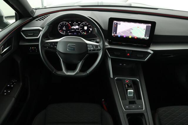Seat LEON 1.5 eTSI FR Launch Edition | Carplay | Adaptive cruise | Trekhaak | Full LED | Park Assist | Dodehoek detectie | Sportstoelen