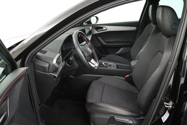 Seat LEON 1.5 eTSI FR Launch Edition | Carplay | Adaptive cruise | Trekhaak | Full LED | Park Assist | Dodehoek detectie | Sportstoelen